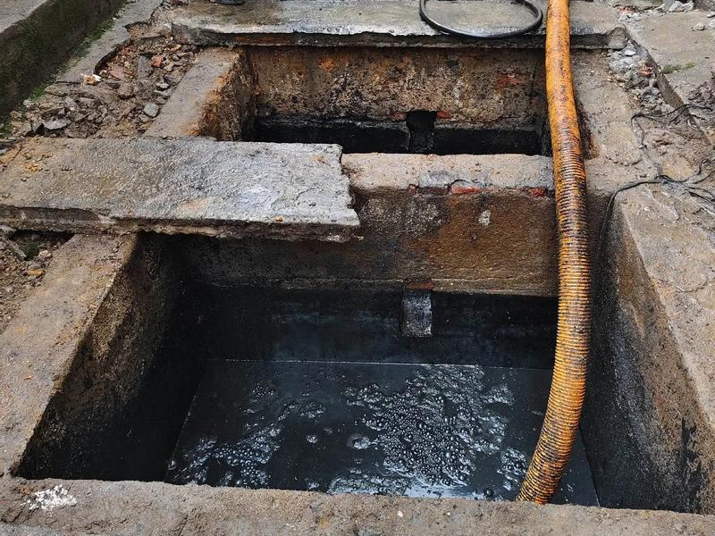 东南大学清理化粪池